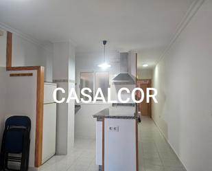 Kitchen of Flat to rent in Mairena del Alcor  with Furnished and Washing machine