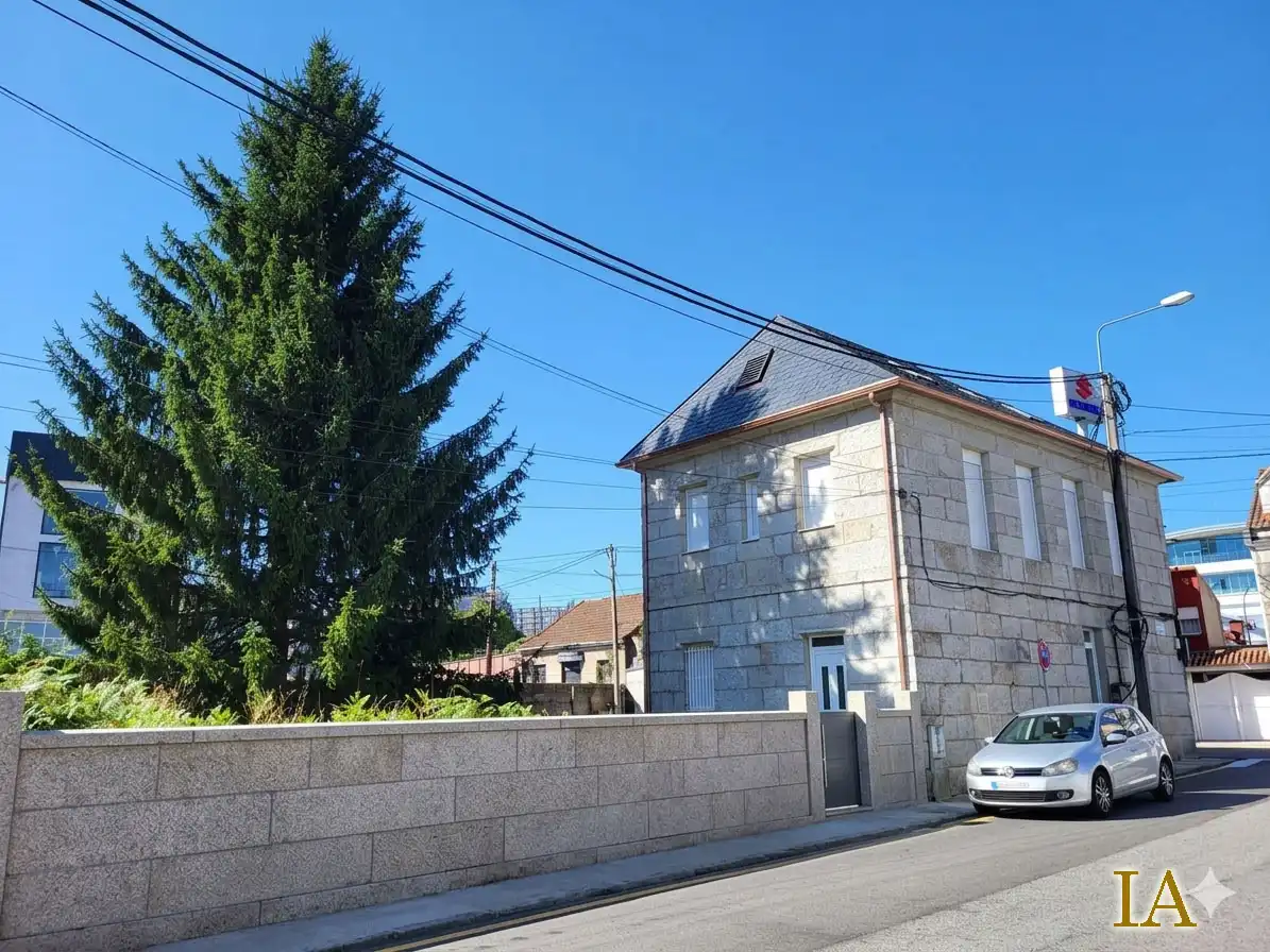 Vista exterior de Casa o chalet en venta en Vigo  con Jardín privado, Trastero y Balcón