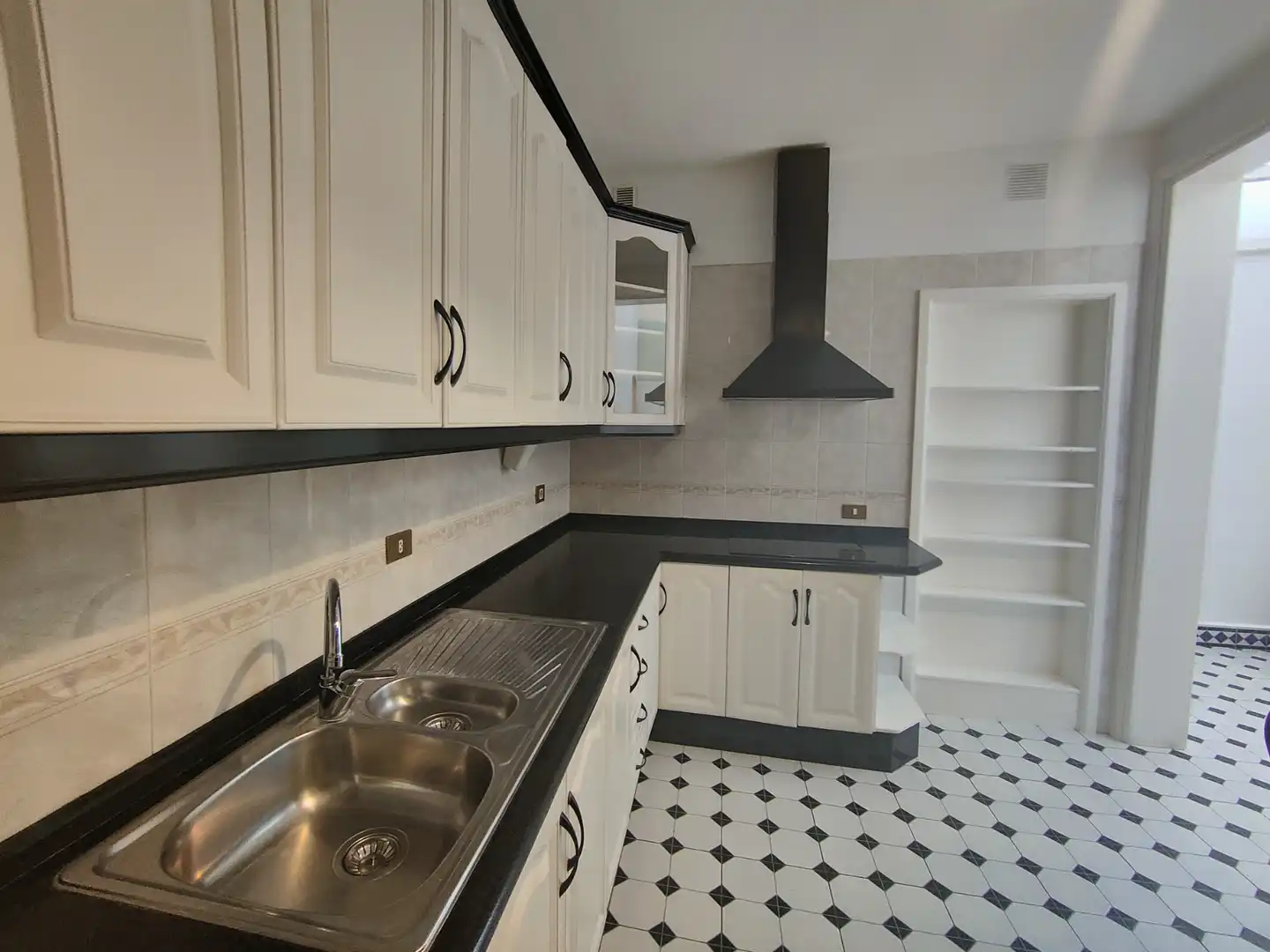 Kitchen of Flat for sale in San Cristóbal de la Laguna  with Storage room and Oven