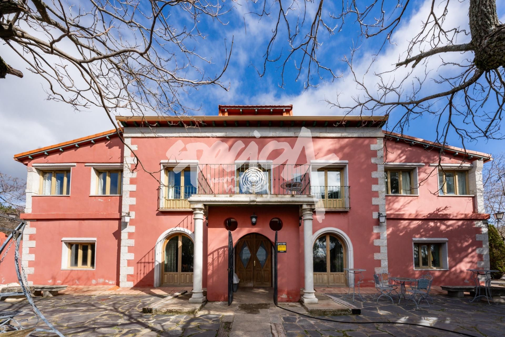 Exterior view of Country house for sale in Robledo de Chavela  with Air Conditioner, Heating and Private garden