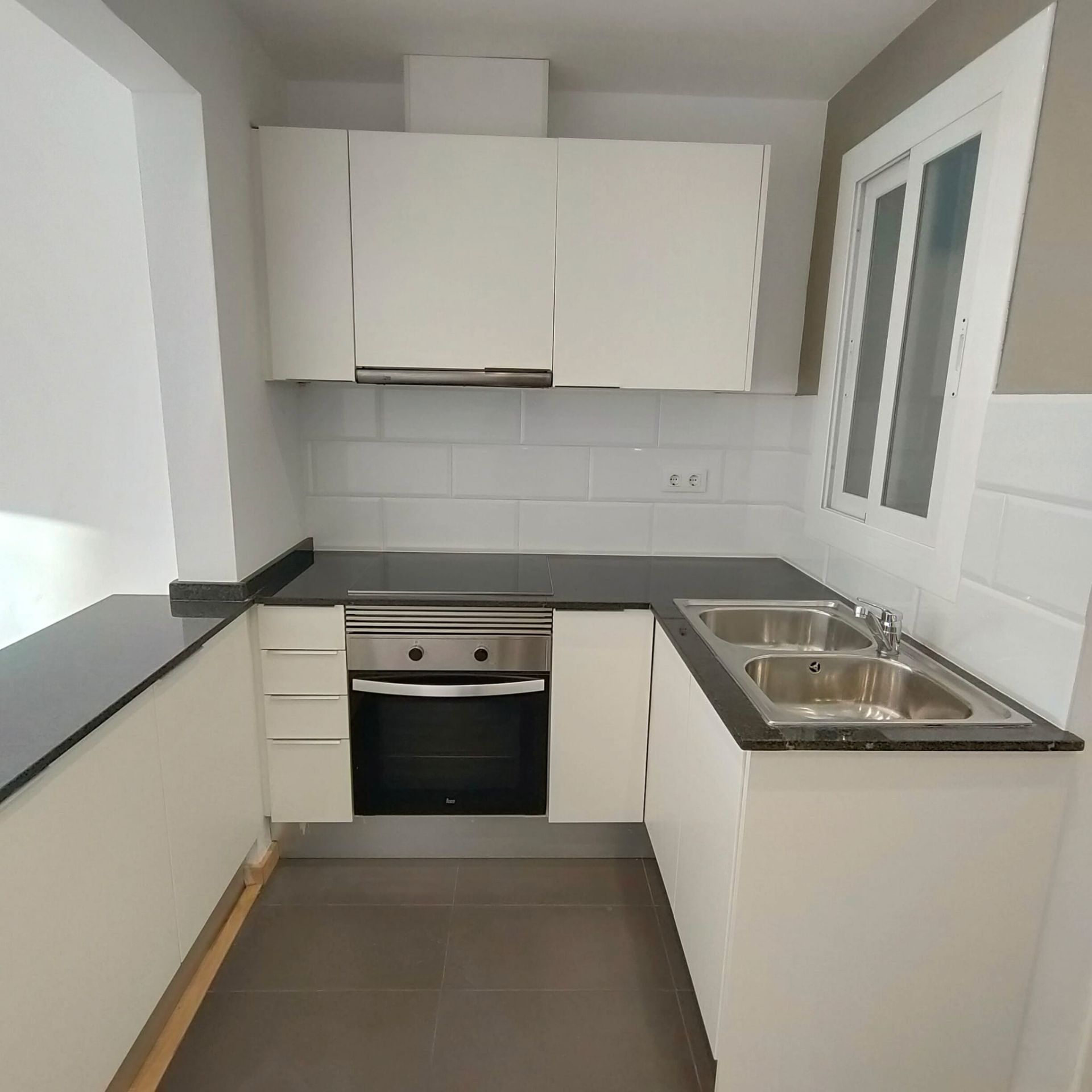 Kitchen of Flat to rent in  Barcelona Capital  with Parquet flooring, Furnished and Oven