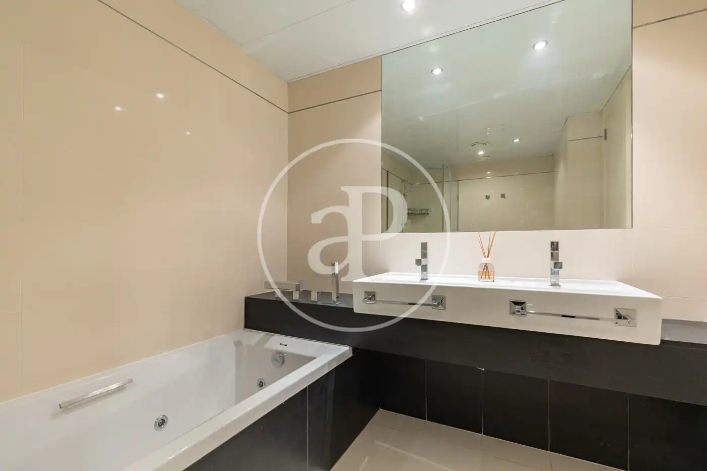 Baño de Piso en venta en Barcelona con Aire acondicionado, Calefacción y Terraza
