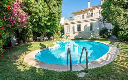 Vista exterior de Casa o xalet en venda en Sitges amb Aire condicionat i Piscina