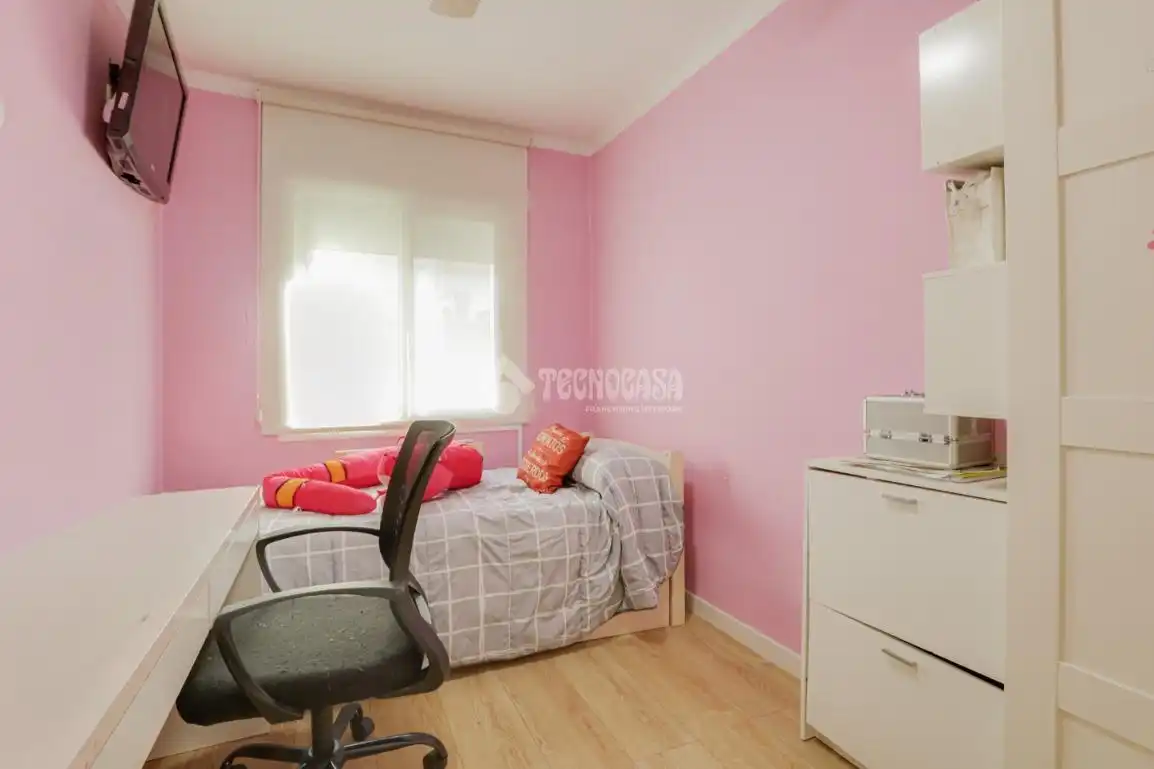 Habitación de Piso en venta en Ripollet con Aire acondicionado, Calefacción y Balcón