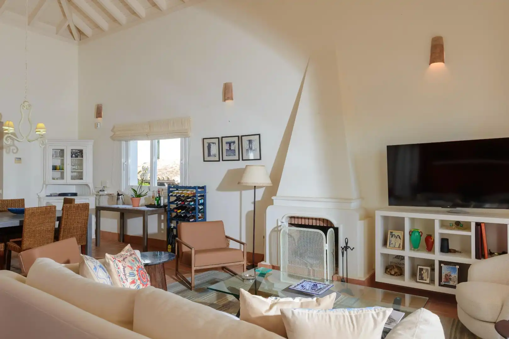 Sala d'estar de Casa o xalet en venda en Benalup-Casas Viejas amb Aire condicionat, Calefacció i Jardí privat