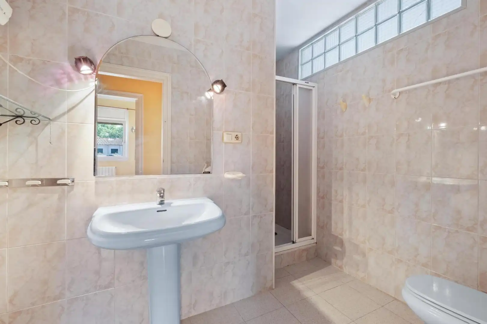 Baño de Casa o chalet en venta en Sant Pere Pescador con Aire acondicionado, Calefacción y Jardín privado