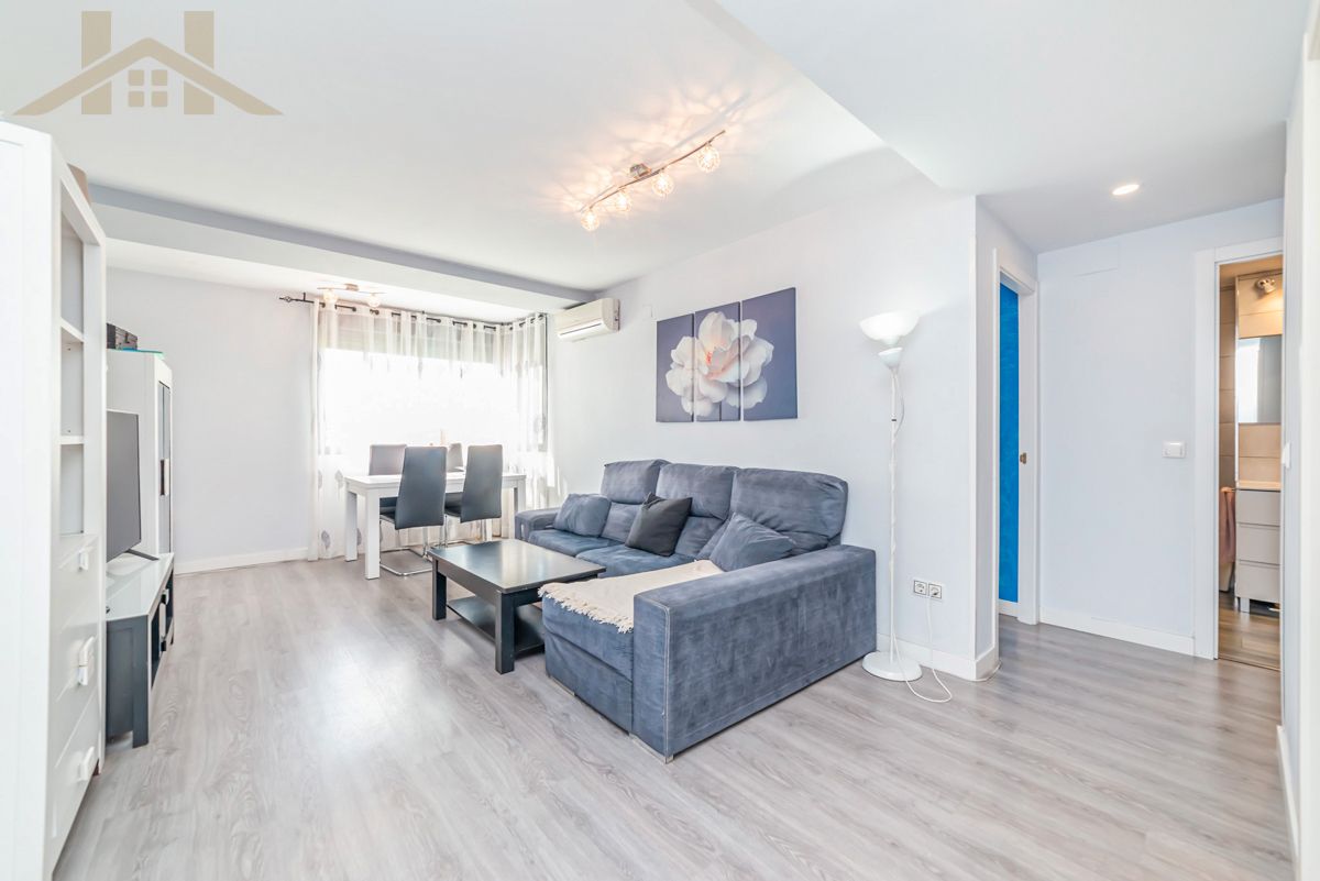 Living room of Flat for sale in Valdemoro  with Air Conditioner, Heating and Private garden