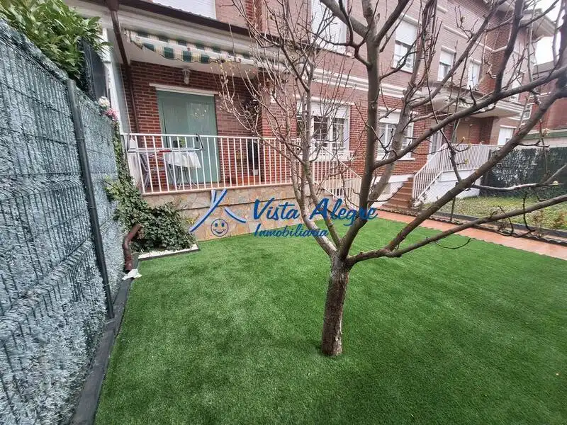 Vista exterior de Casa adosada en venta en Casalarreina con Calefacción, Jardín privado y Parquet