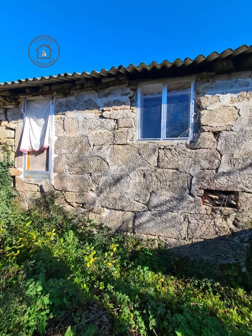 Vista exterior de Finca rústica en venda en Piñor amb Jardí privat