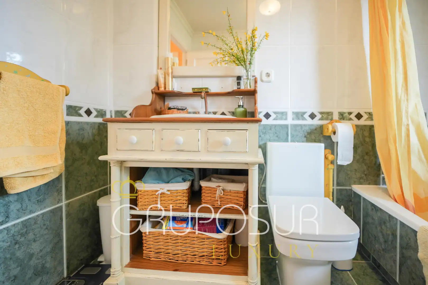 Bathroom of Detached homes for sale in Simancas  with Heating, Private garden and Parquet flooring