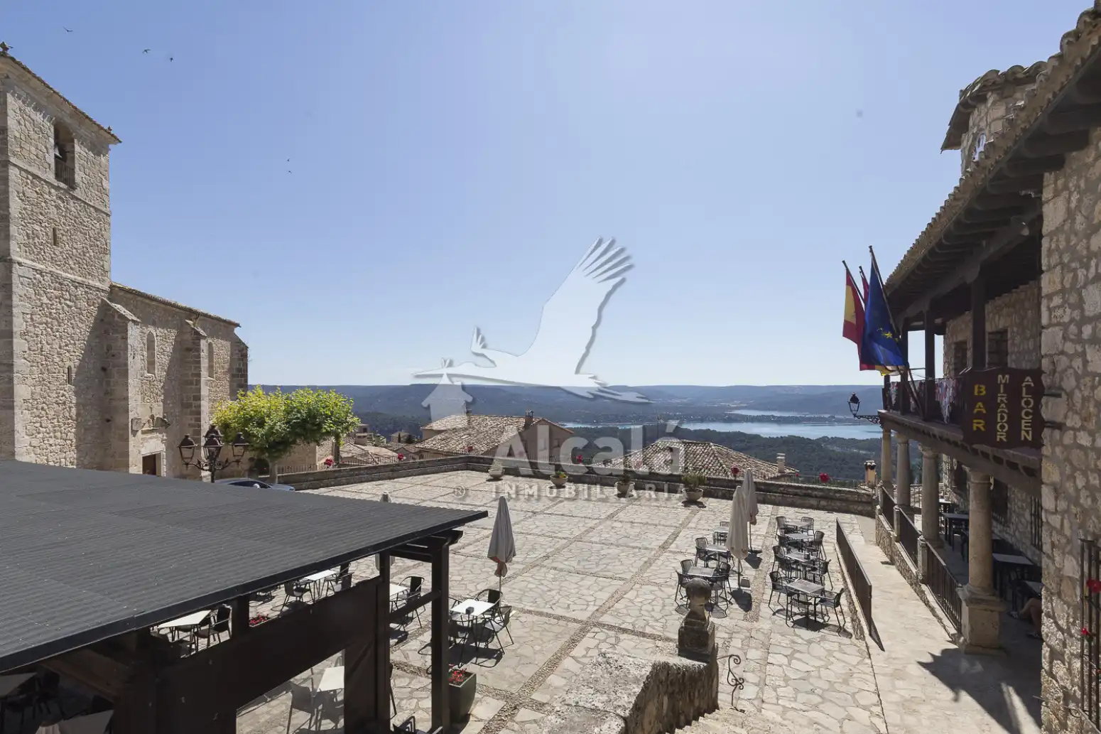 Terrassa de Casa adosada en venda en Alocén amb Calefacció