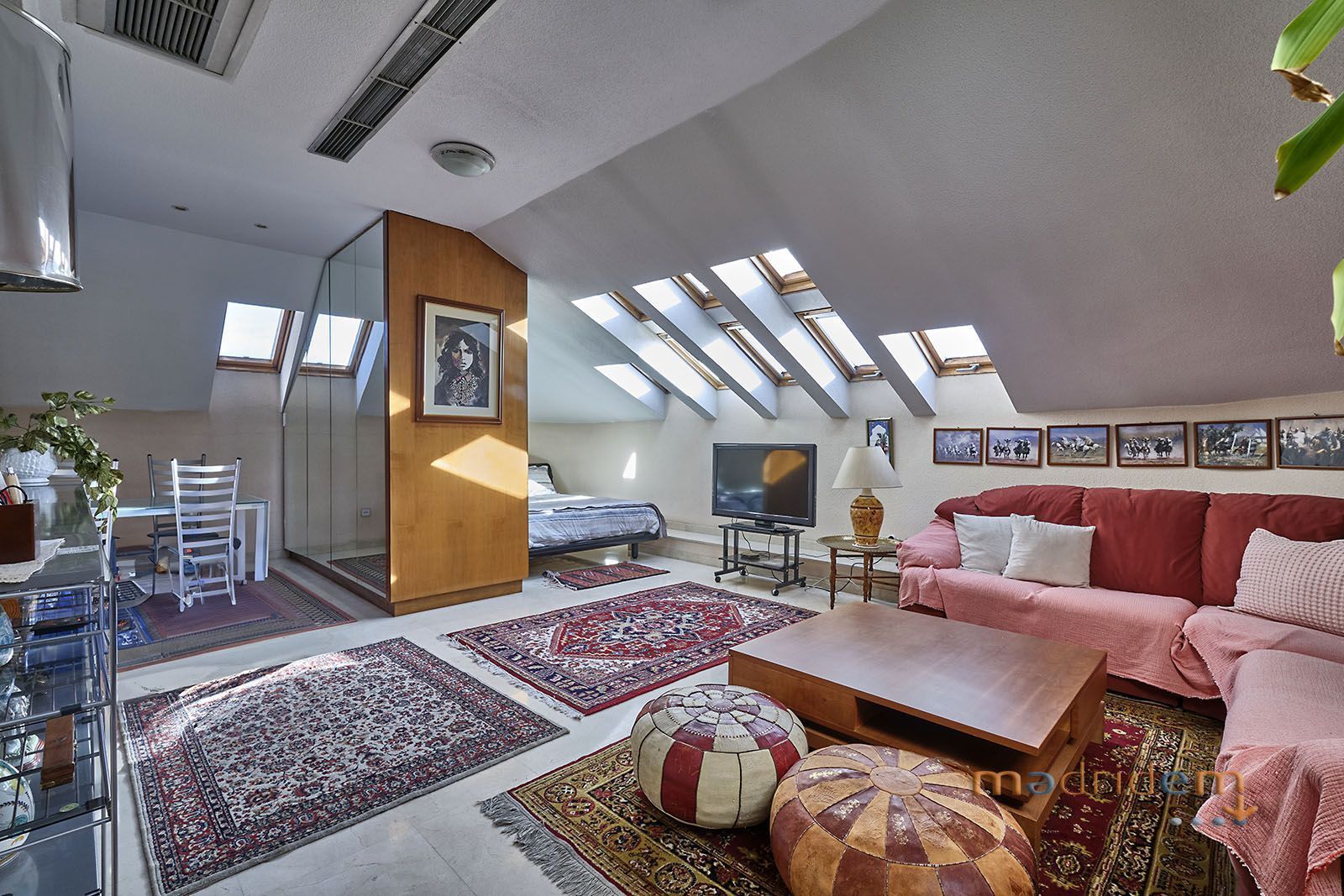 Living room of Attic to rent in  Madrid Capital  with Air Conditioner and Furnished