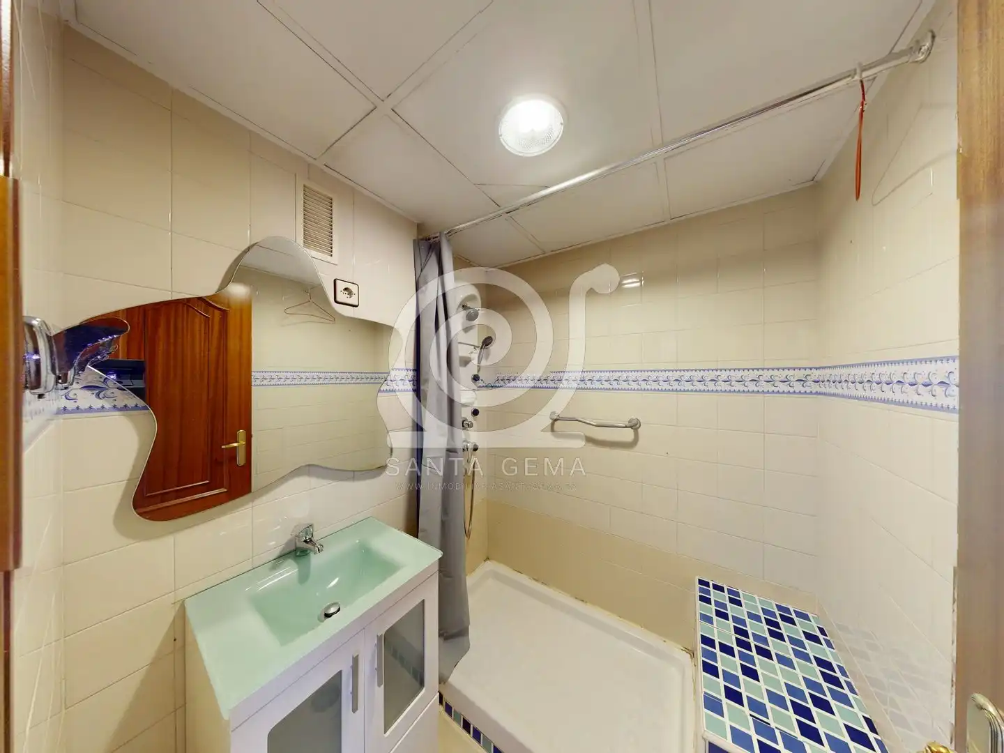 Bathroom of Flat for sale in A Coruña Capital   with Heating, Storage room and Furnished
