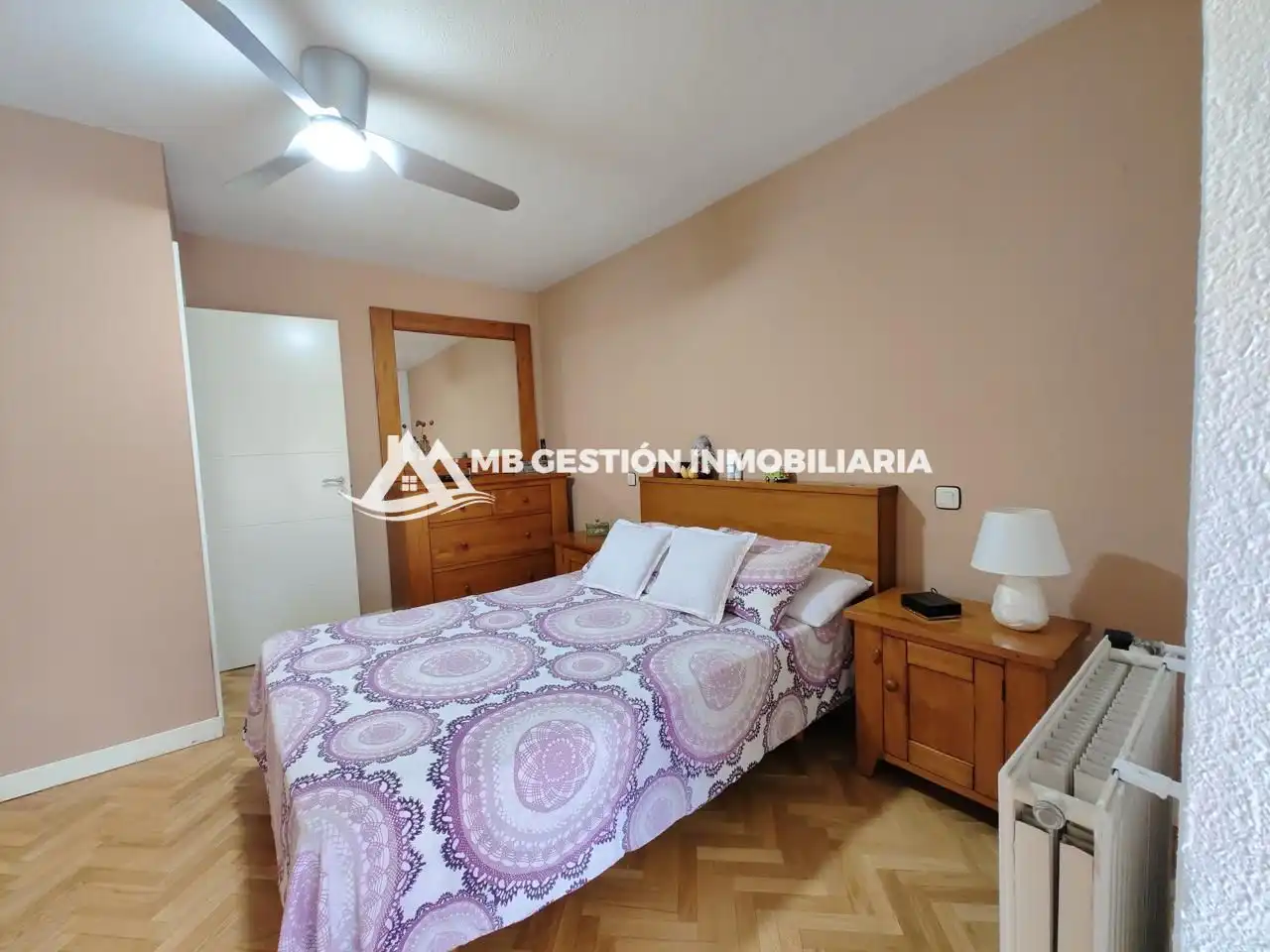Schlafzimmer von Maisonette zum Verkauf in Fuenlabrada mit Klimaanlage, Heizung und Terrasse