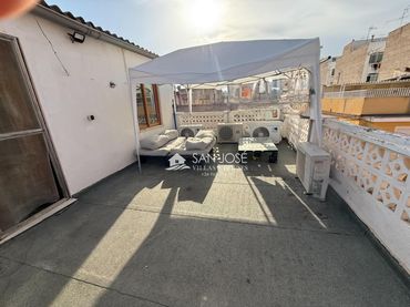 House with balcony for sale in Aspe Centro
