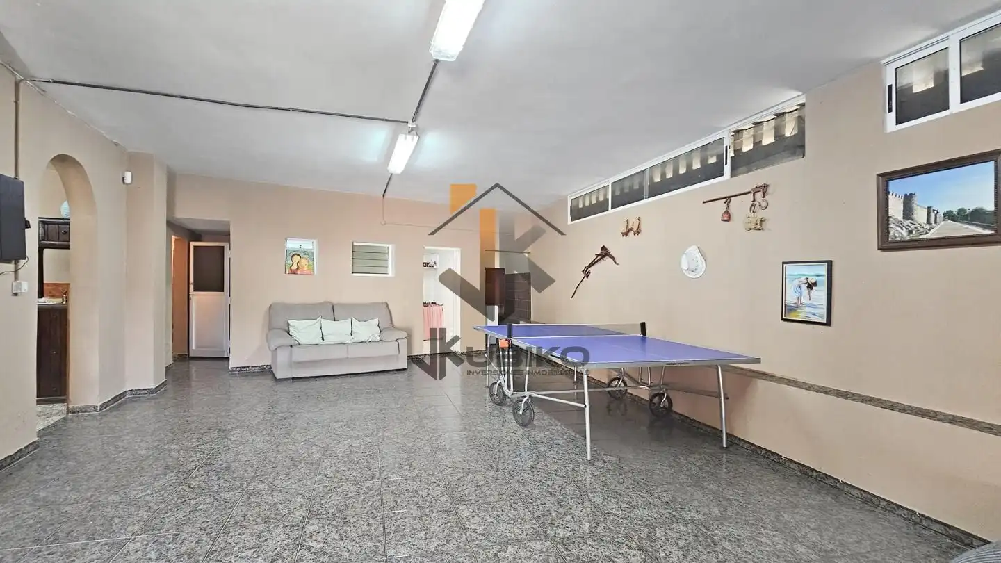 Houses for sale in Arafo  with Air Conditioner, Private garden and Terrace