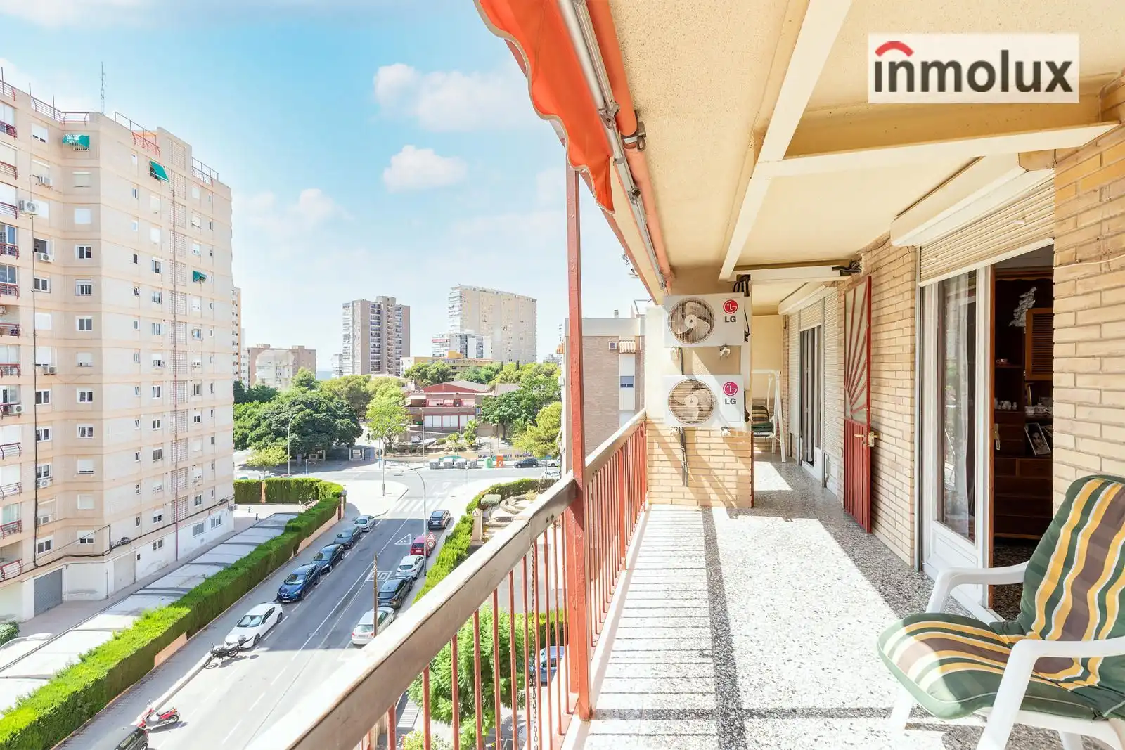 Flat with pool for sale in Calle Palas Atenea