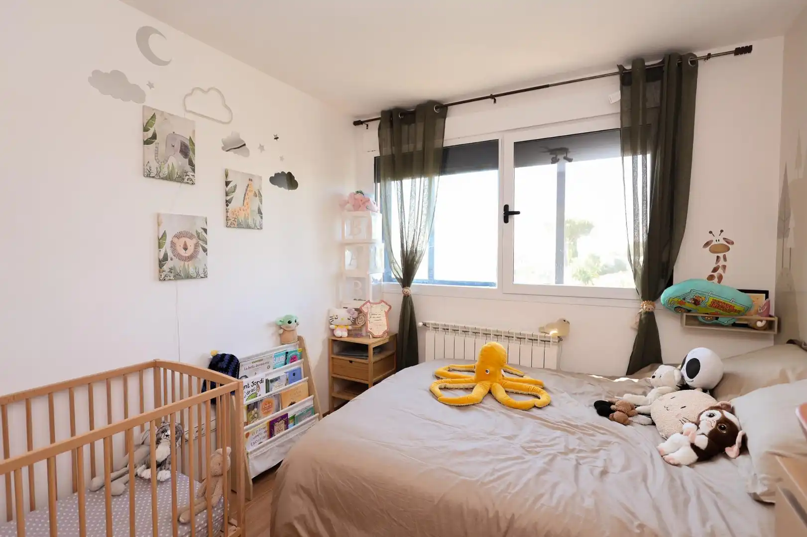 Bedroom of Houses for sale in Yebes  with Heating