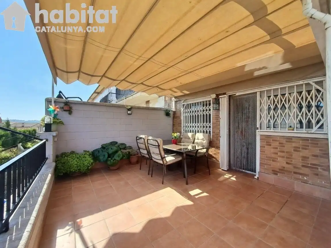 Terraza de Casa adosada en venta en Martorell con Aire acondicionado, Calefacción y Jardín privado