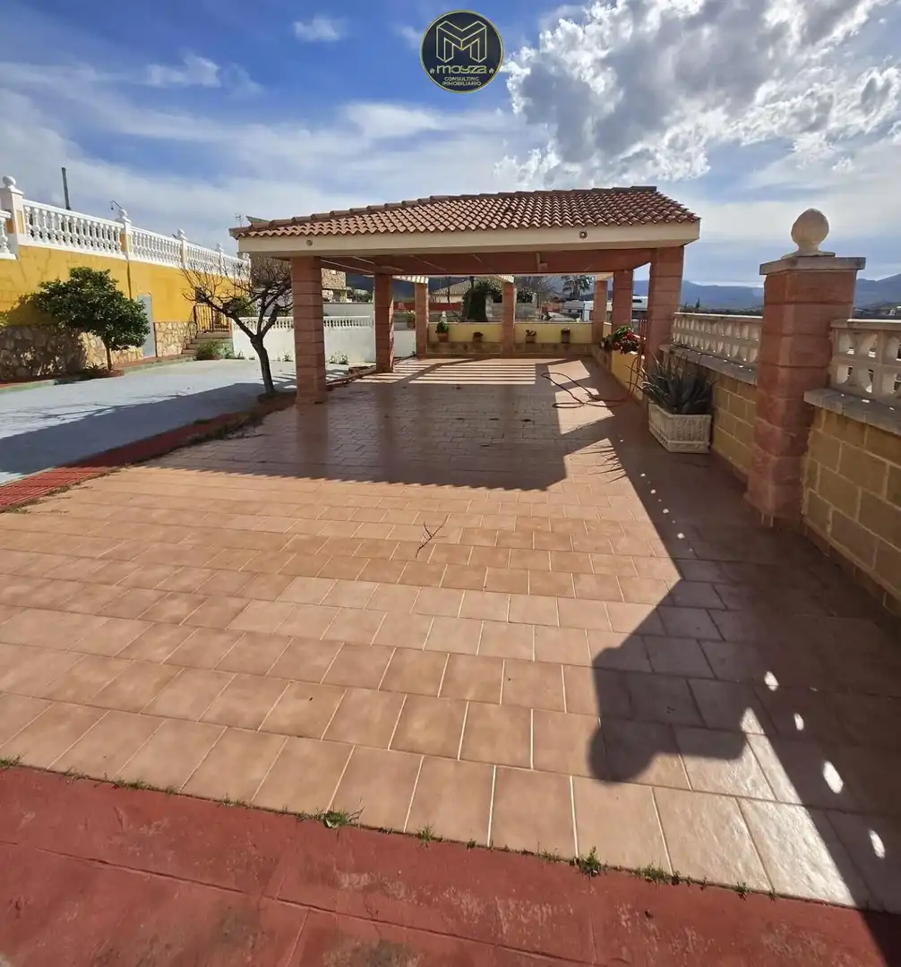 Terrassa de Casa o xalet en venda en Jaén amb Aire condicionat, Traster i Piscina