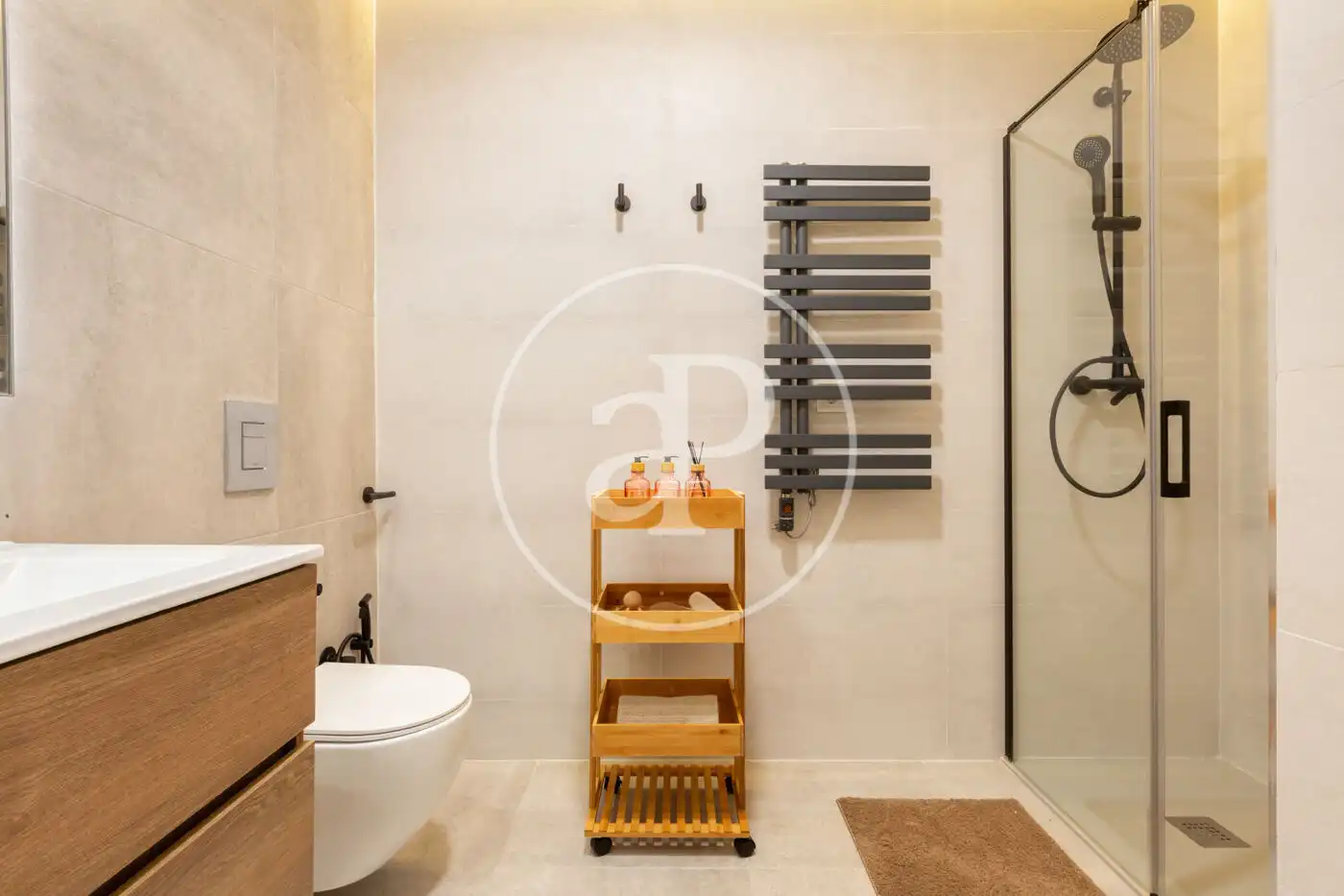 Baño de Piso en venta en Valencia con Aire acondicionado, Calefacción y Amueblado