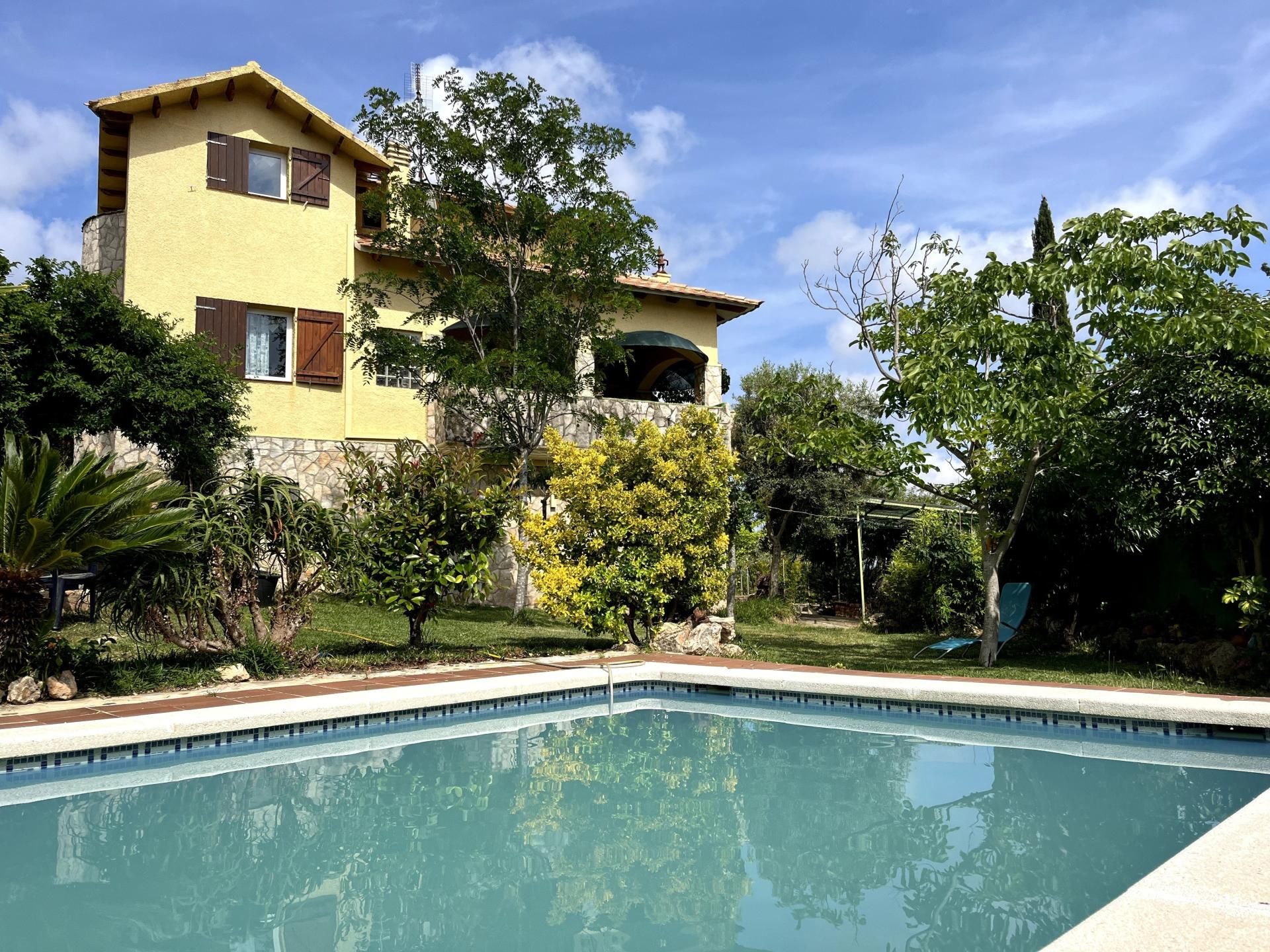 Piscina de Finca rústica en venda en La Bisbal del Penedès amb Calefacció, Terrassa i Piscina