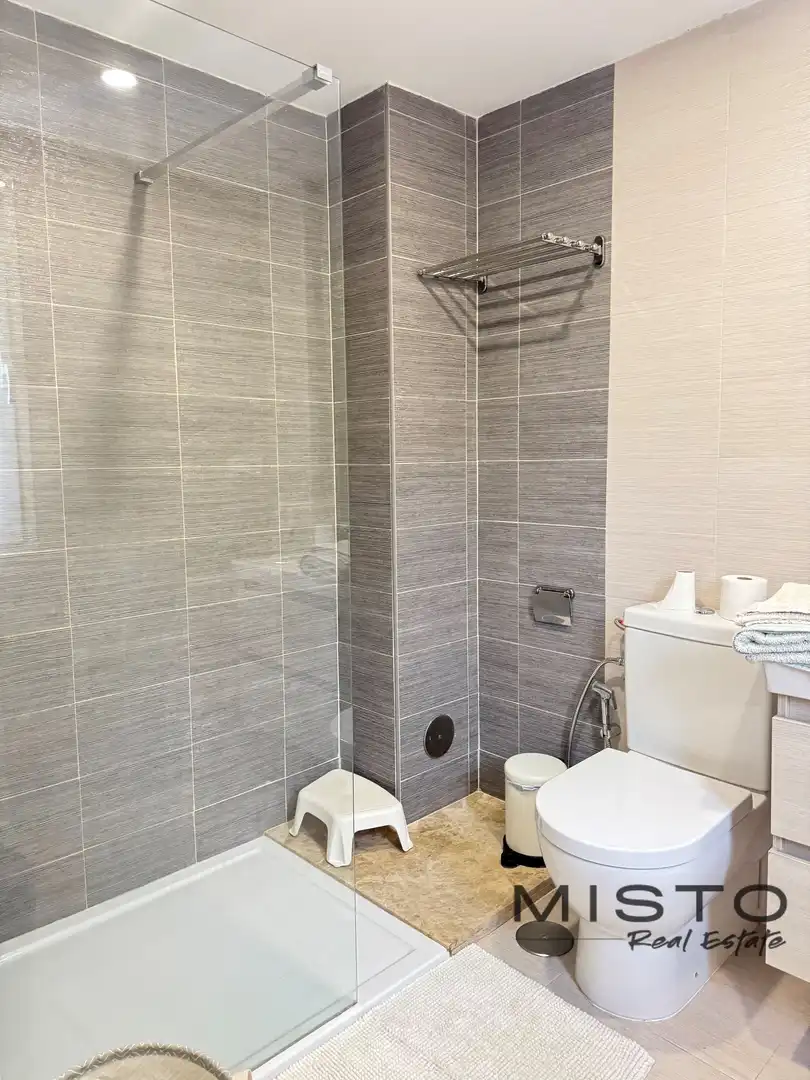 Baño de Piso en venta en Marbella con Aire acondicionado, Terraza y Piscina