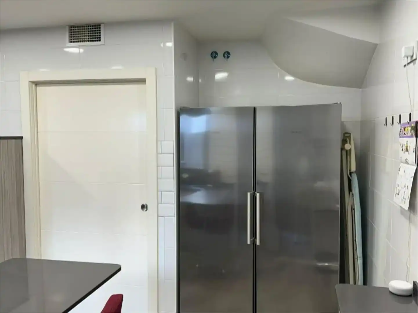 Cuina de Casa adosada en venda en Vilanova i la Geltrú amb Aire condicionat