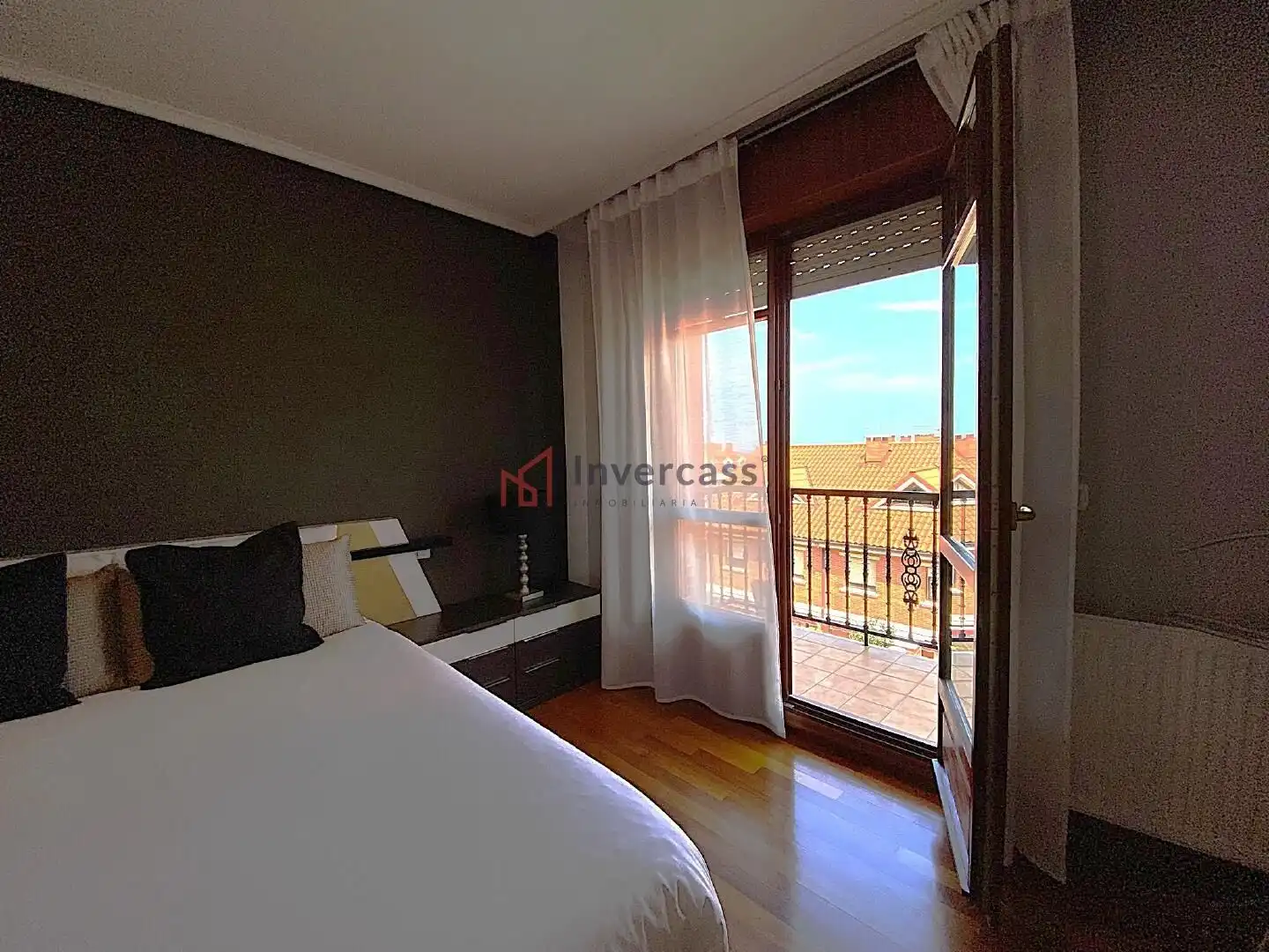 Habitación de Casa adosada en venta en Castro-Urdiales