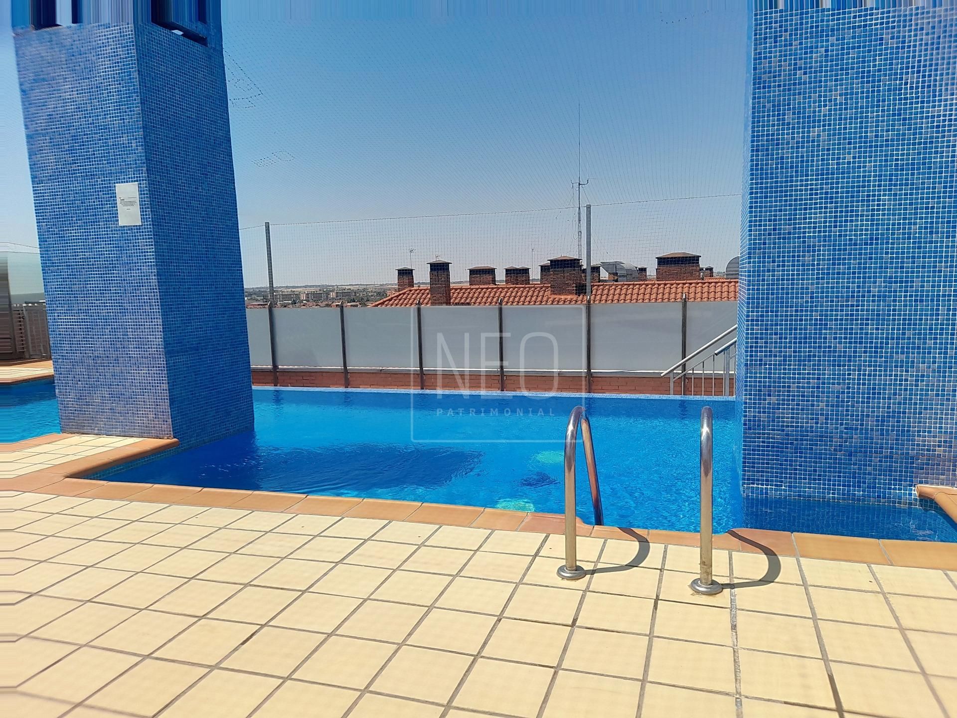 Piscina de Dúplex en venda en Parla amb Aire condicionat, Calefacció i Terrassa