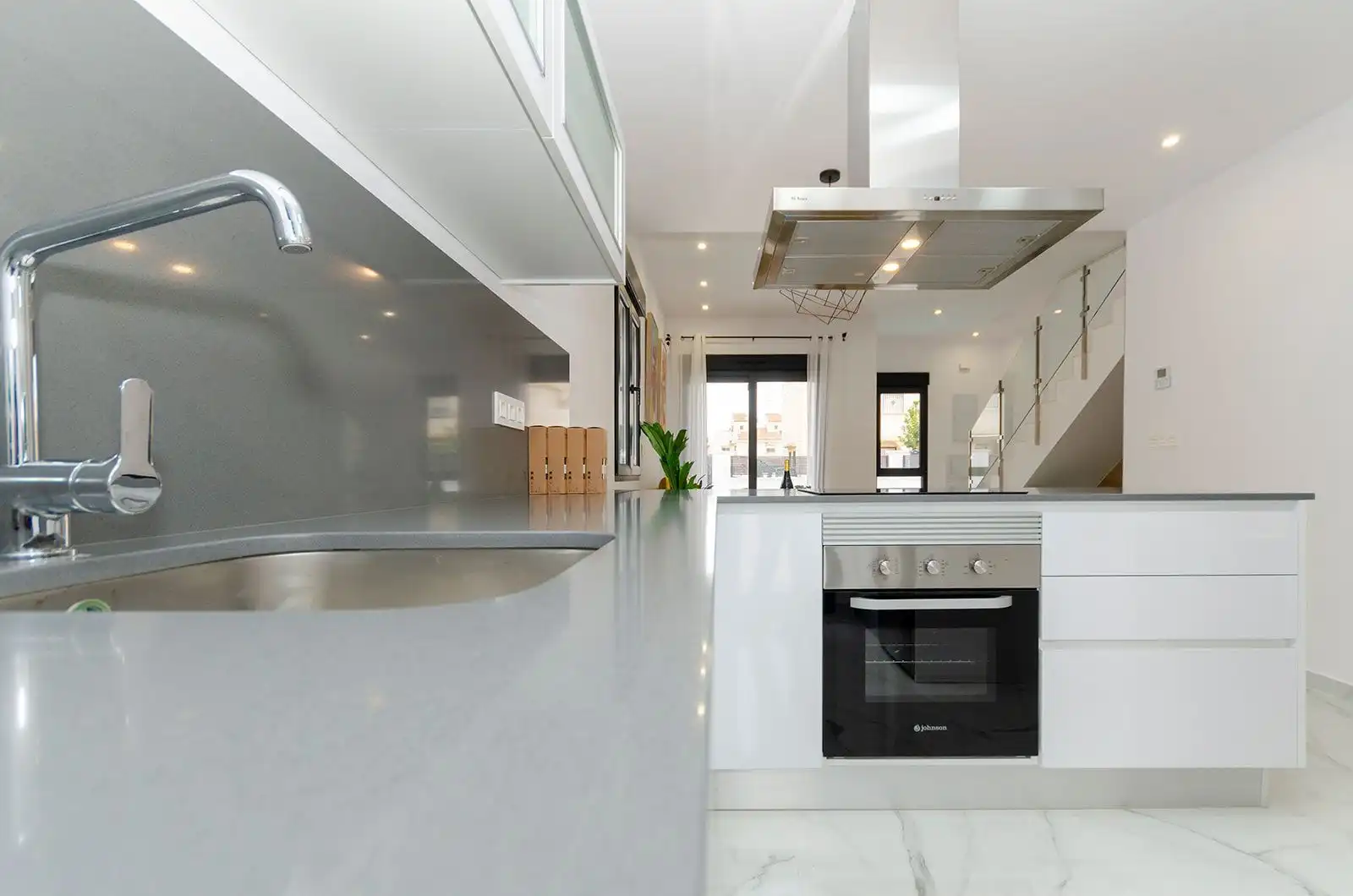 Cocina de Casa o chalet en venta en Torrevieja con Aire acondicionado, Jardín privado y Terraza