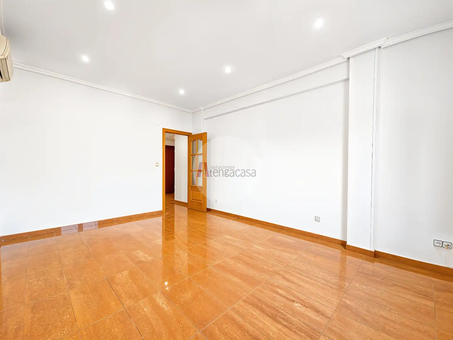 Bedroom of Flat for rent in Madrid  with Air Conditioner, Heating and Oven