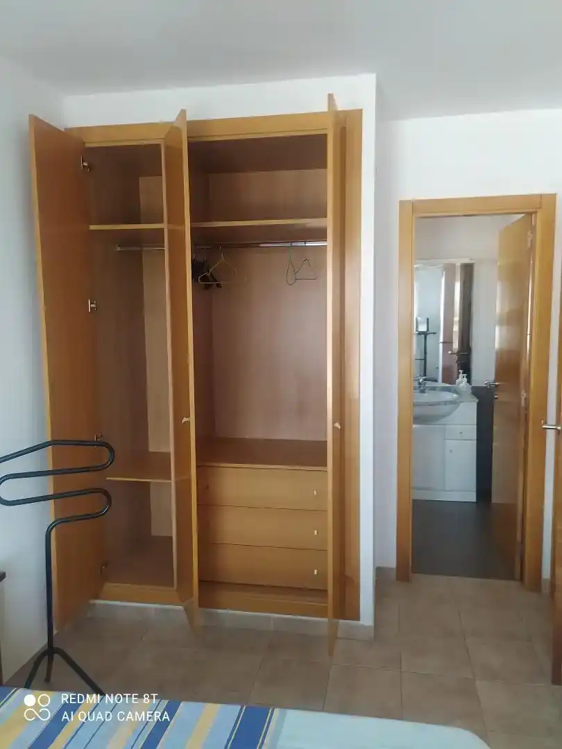 Schlafzimmer von Wohnungen zur Miete in Oliva mit Klimaanlage und Balkon