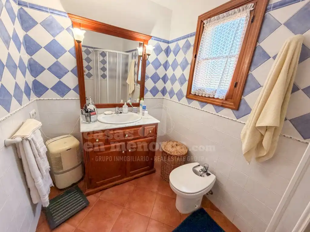 Bany de Finca rústica en venda en Ciutadella de Menorca amb Aire condicionat i Terrassa