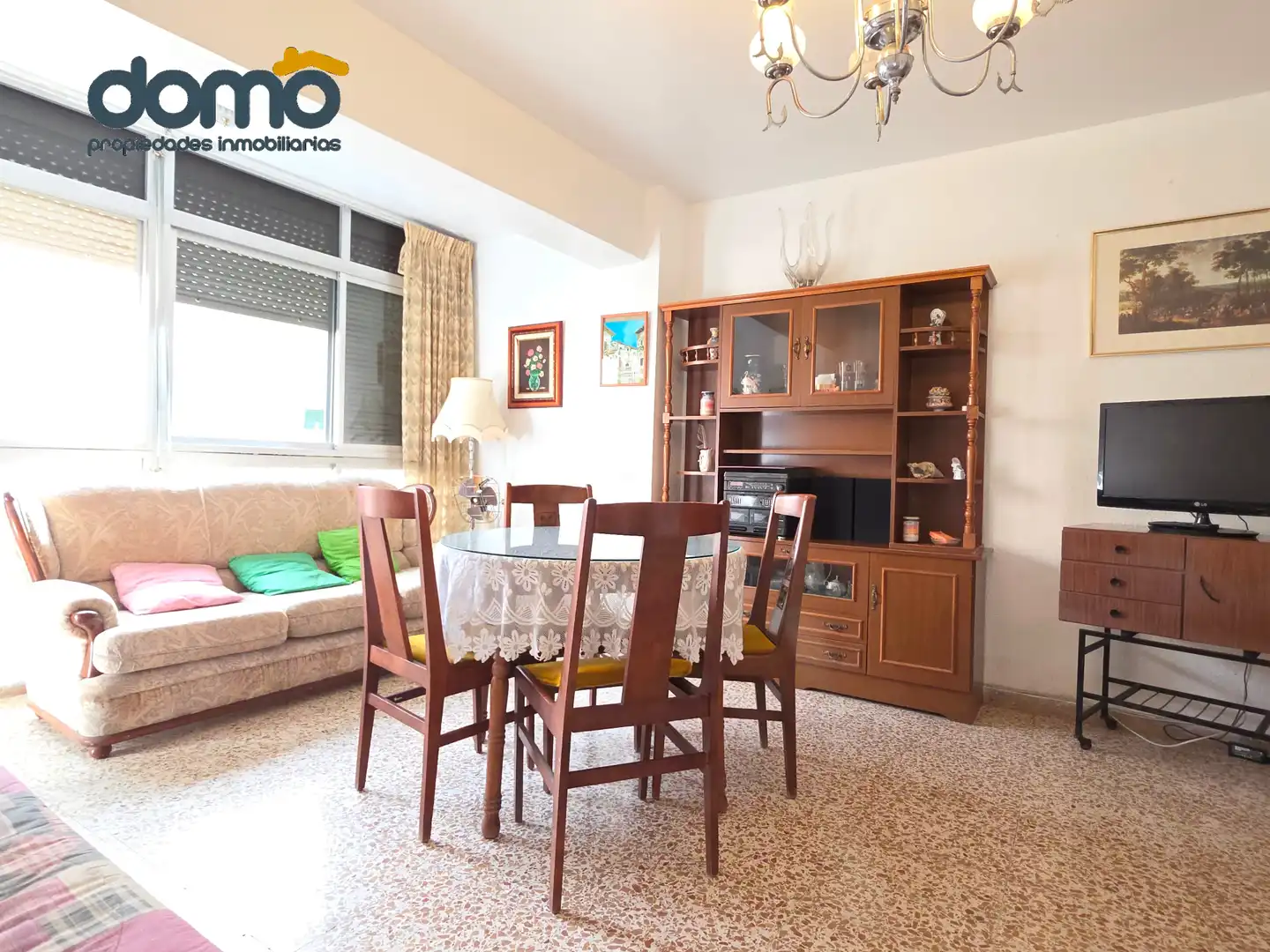 Sala d'estar de Pis en venda en Almería amb Moblat i Balcó