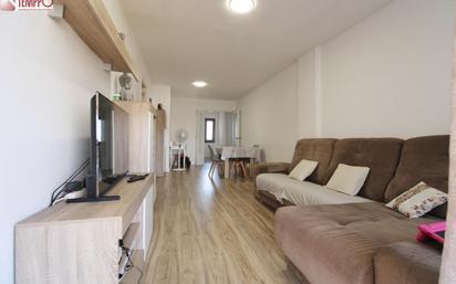 Sala d'estar de Pis en venda en El Vendrell amb Calefacció, Terrassa i Balcó