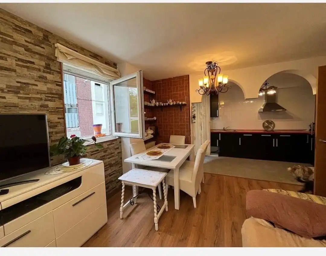 Vista exterior de Planta baja en venta en Suances con Calefacción, Parquet y Trastero