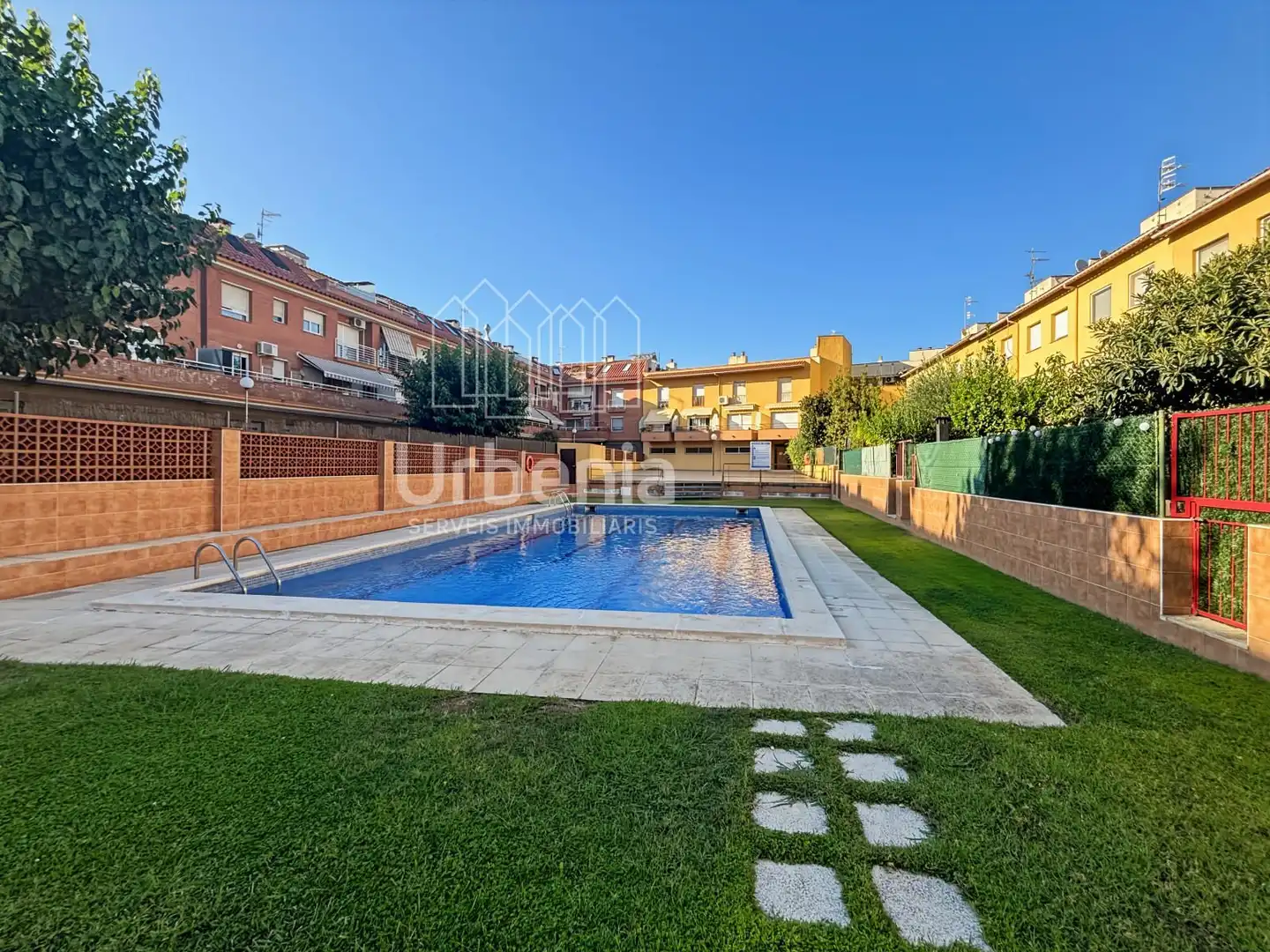 Duplex avec piscine à vendre à Palafolls