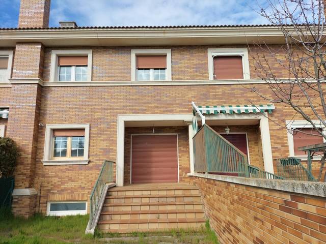 Casa-chalet en Venta en Urbanizacion CIUDAD GOLF en Grijota