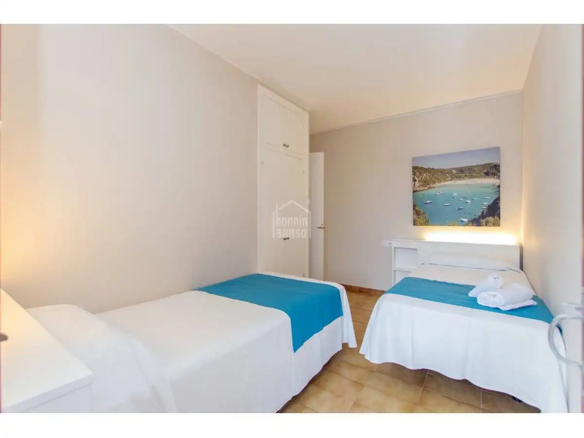 Dormitori de Apartament en venda en Alaior amb Jardí privat, Terrassa i Piscina