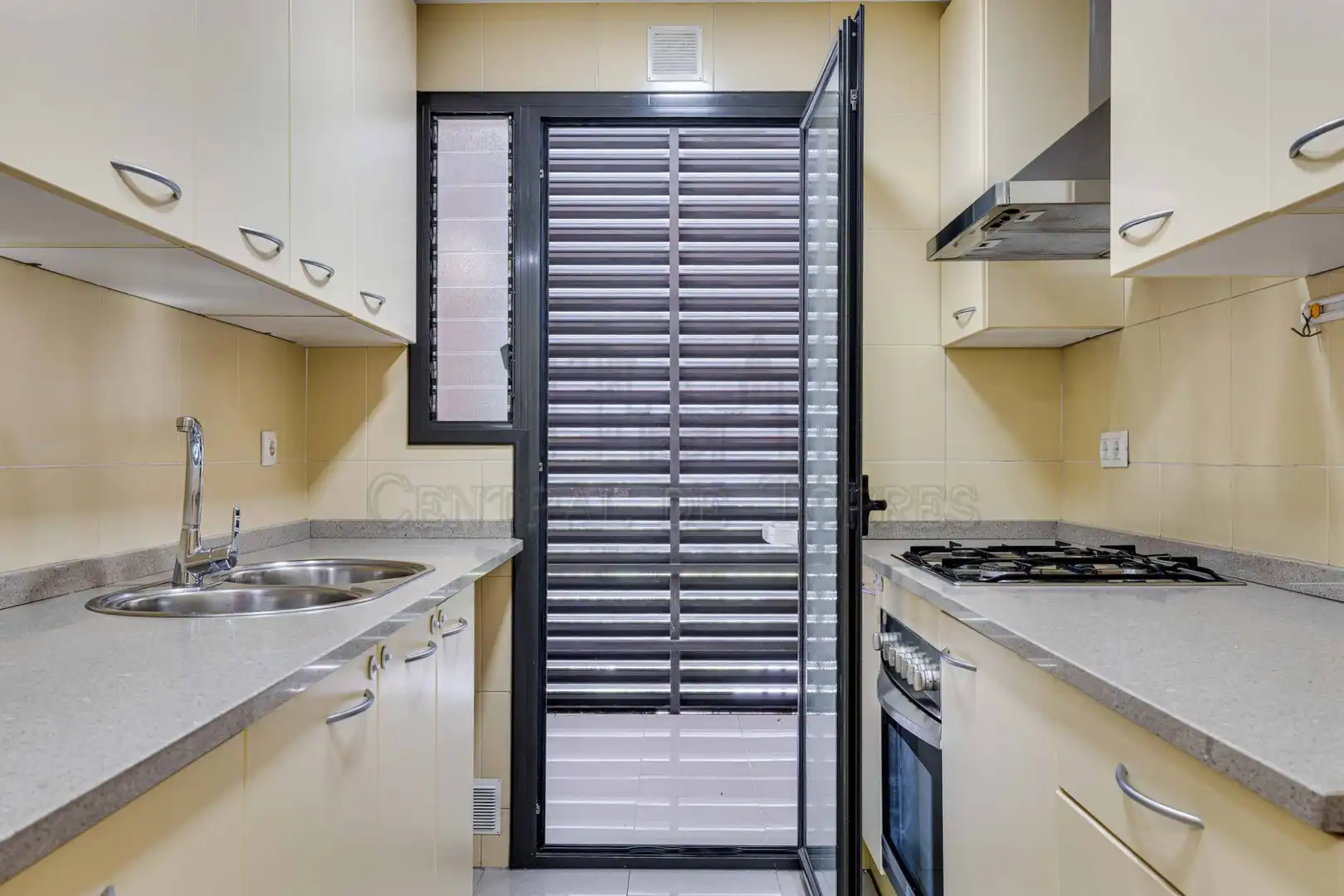 Kitchen of Flat for sale in Sant Cugat del Vallès  with Air Conditioner, Heating and Parquet flooring