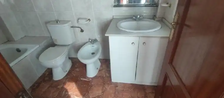 Bathroom of Houses for sale in Arjonilla