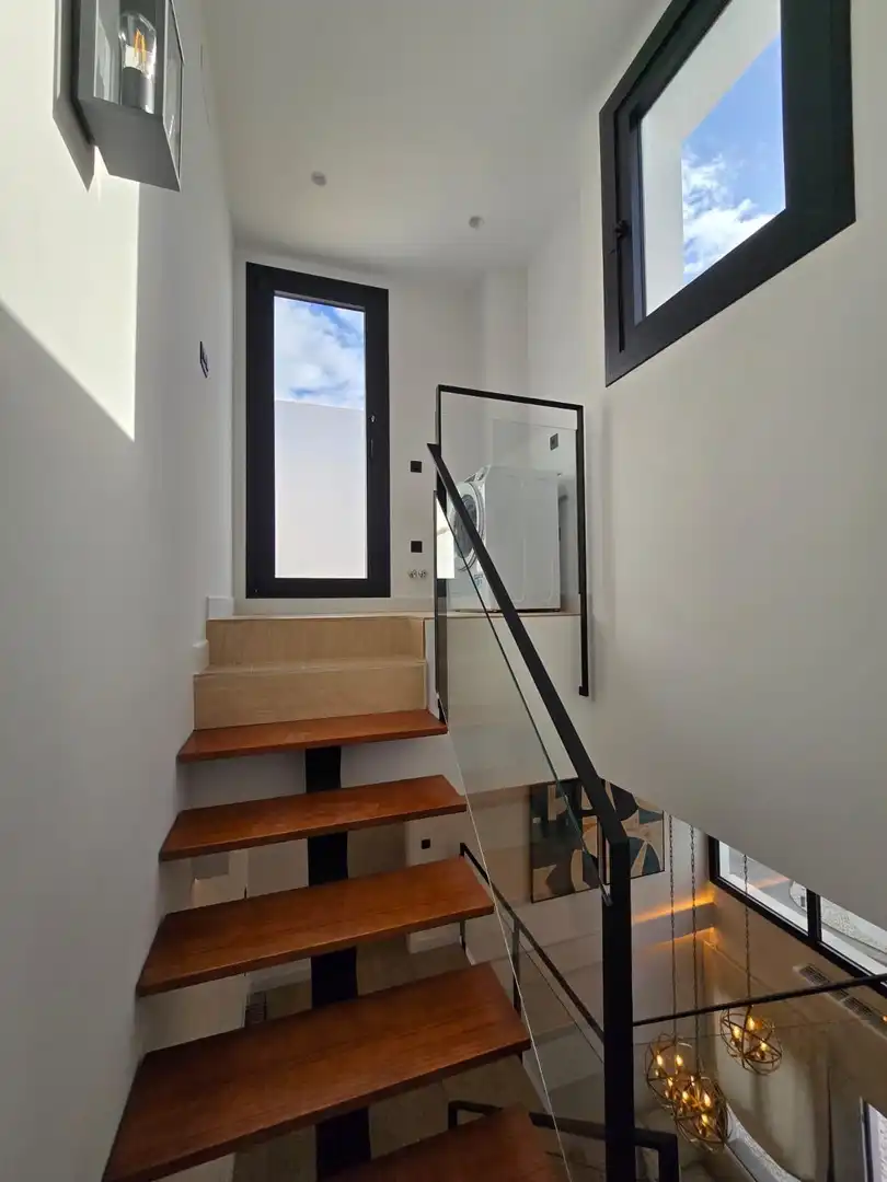 Maisonette zur Miete in Sanlúcar la Mayor mit Klimaanlage, Terrasse und Möbliert