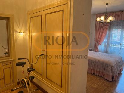 Bedroom of Flat for sale in Vitoria - Gasteiz  with Heating, Terrace and Storage room