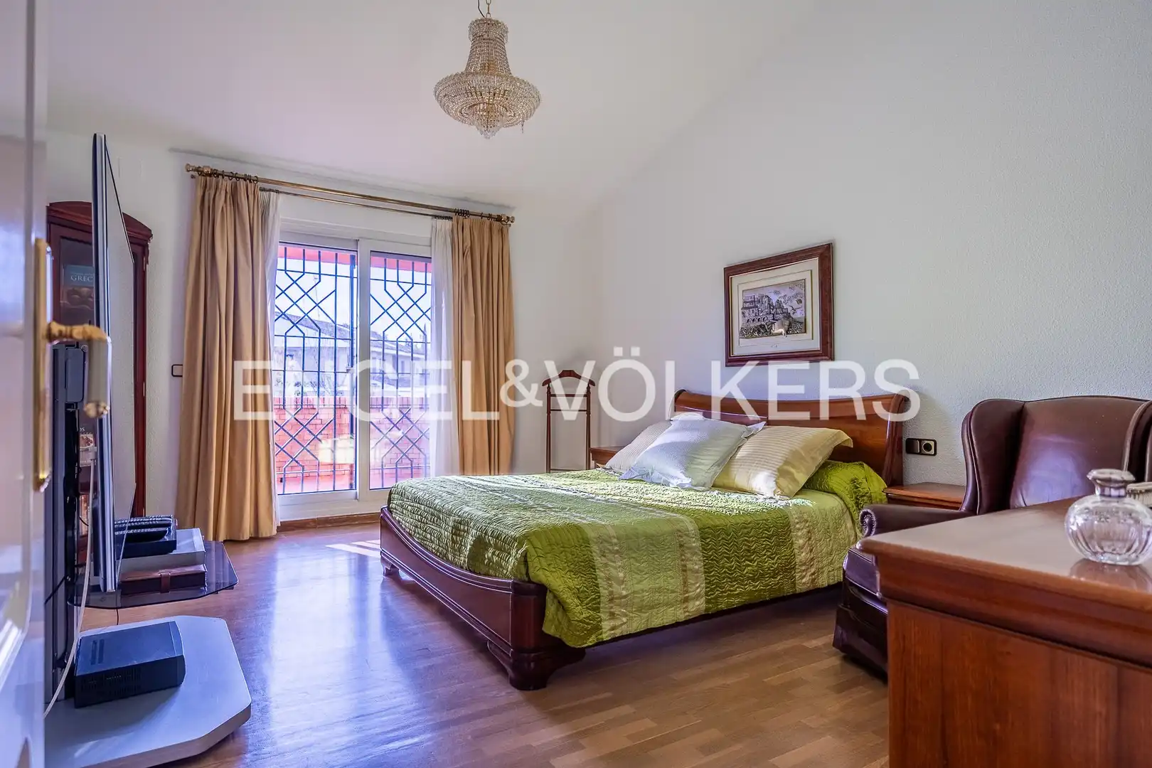 Habitación de Casa o chalet en venta en Mairena del Aljarafe con Aire acondicionado, Calefacción y Jardín privado