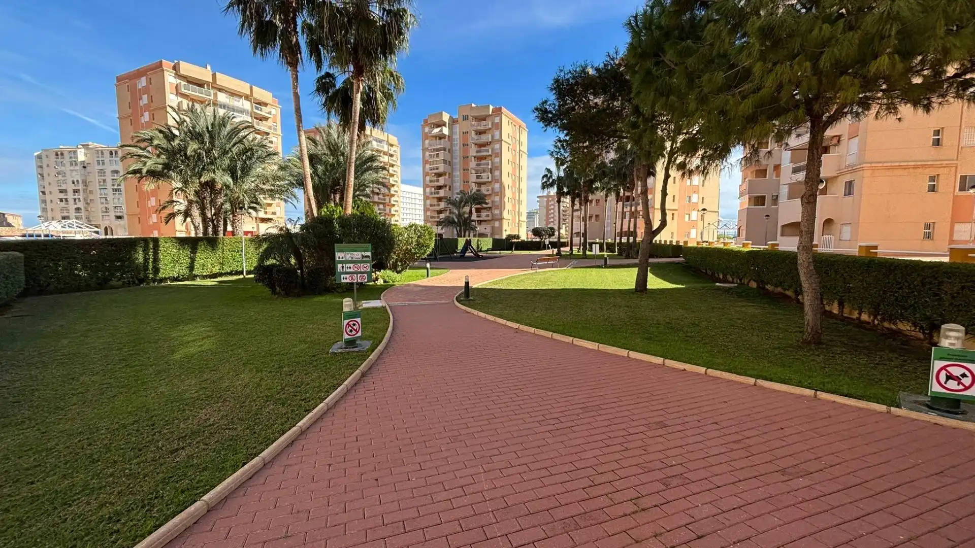 Außenansicht von Wohnung zum Verkauf in San Javier mit Gemeinschaftspool
