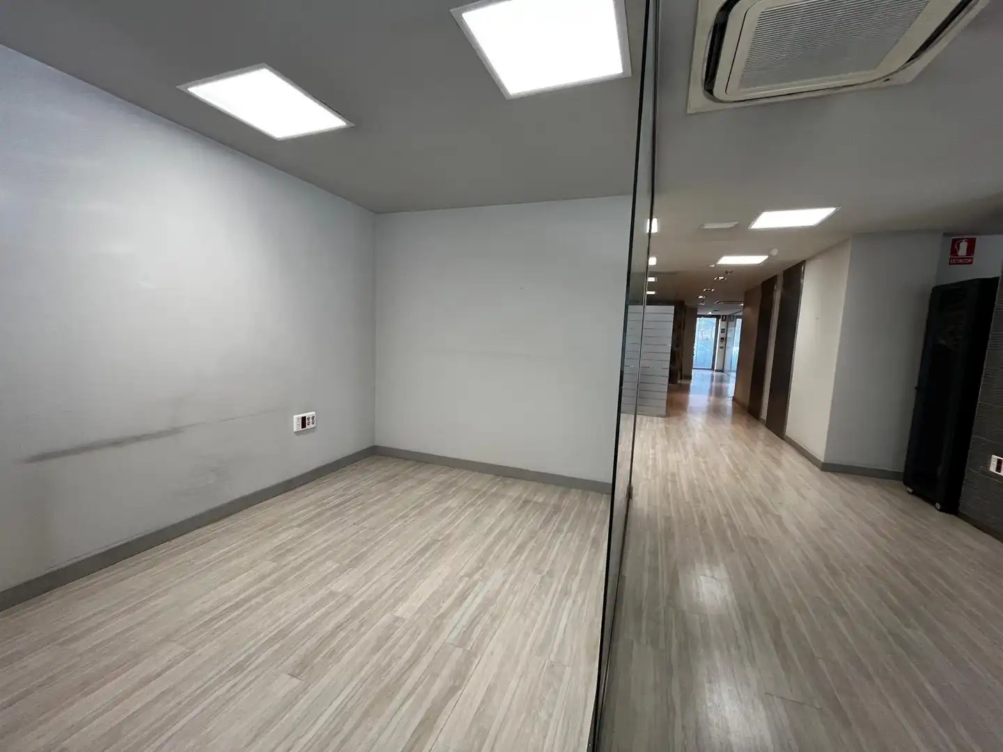 Büro zur Miete in Murcia mit Klimaanlage, Heizung und Möbliert