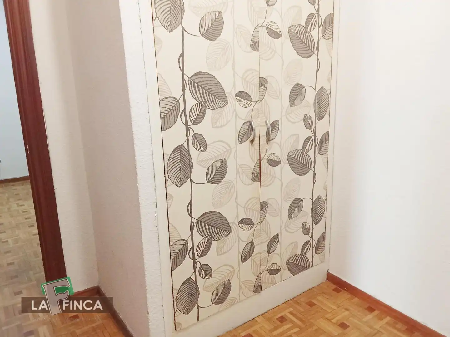 Bedroom of Flat for sale in Gijón   with Heating, Parquet flooring and Furnished