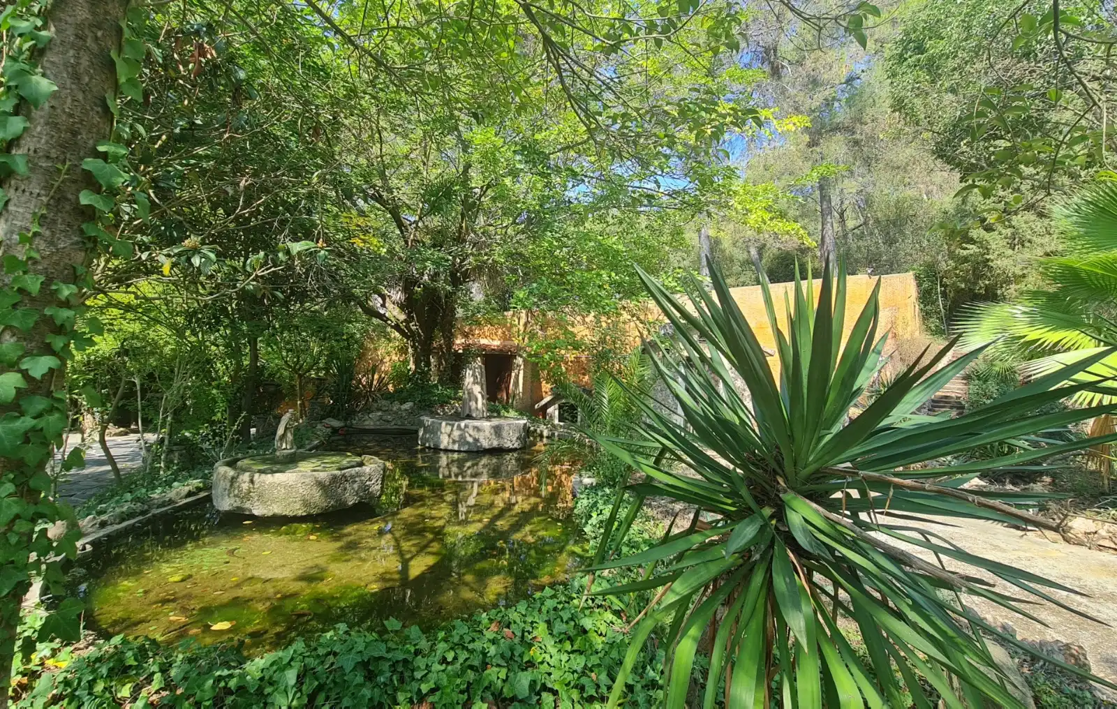 Jardí de Casa o xalet en venda en Montcada i Reixac amb Aire condicionat, Calefacció i Terrassa