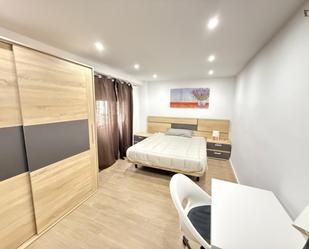 Dormitori de Apartament per a compartir en Alicante / Alacant amb Aire condicionat, Moblat i Forn